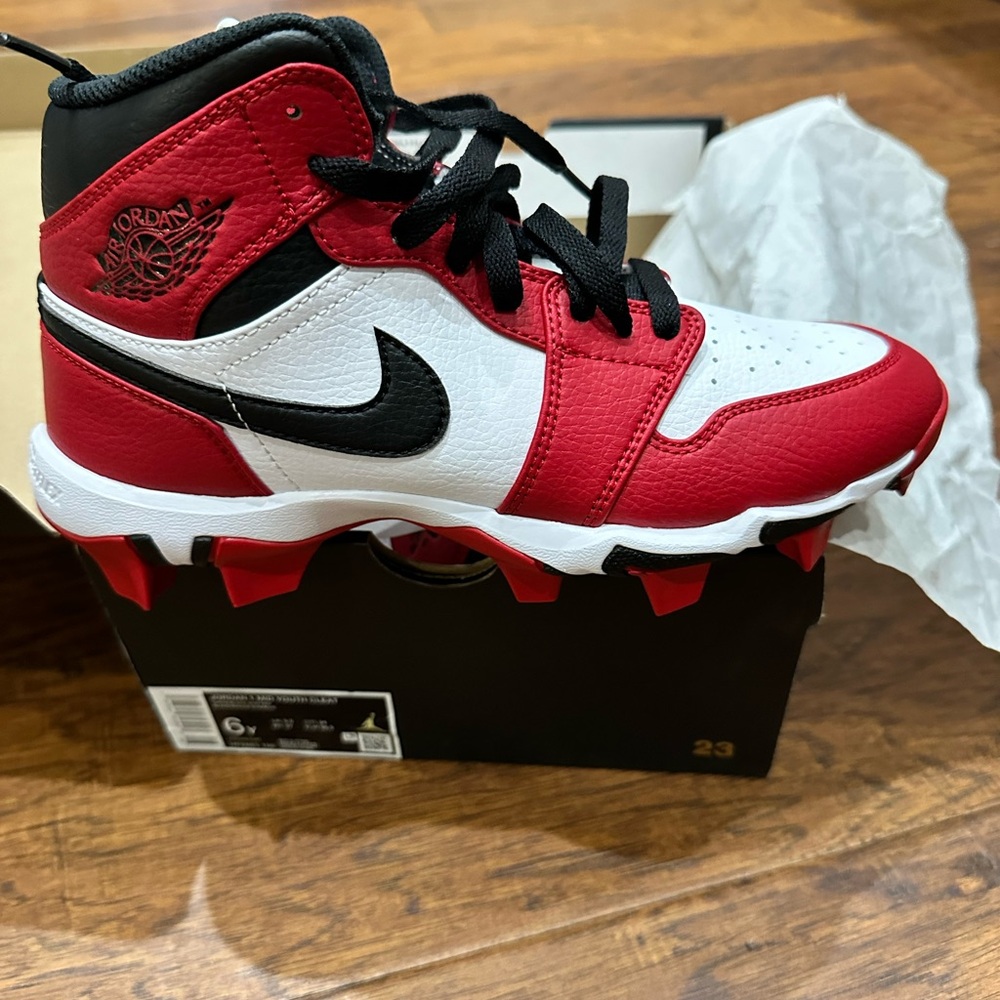 Boys Nike Jordan 1 Mid Youth baseball cleat